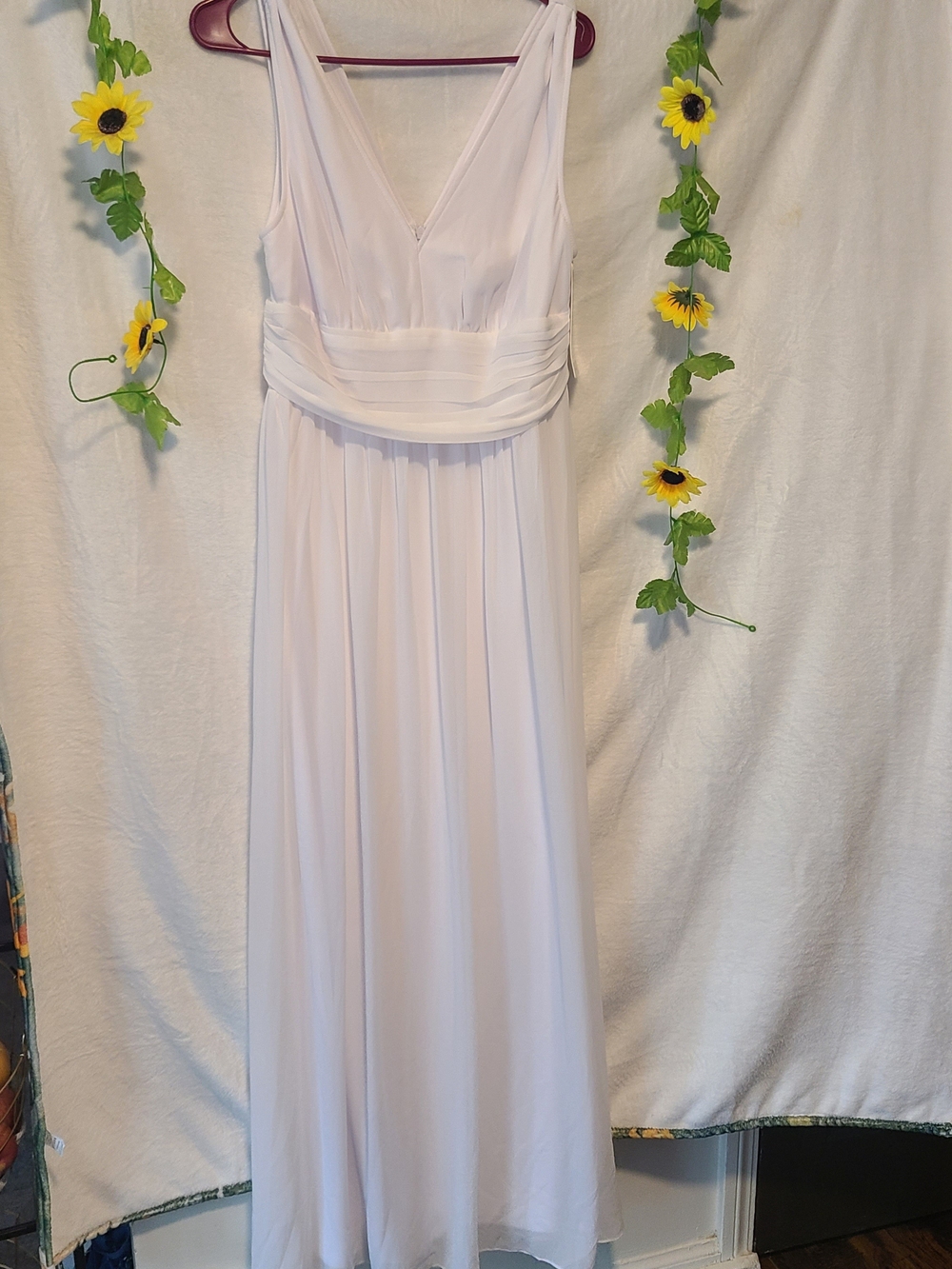 Ever-Pretty Chiffon Empire Waist Pleated V-Neck Gown
elegant floor-length dress
